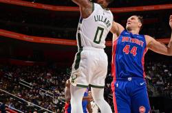 问鼎安卓版赛后密尔沃基雄鹿外线爆发：NBA常规赛节点到来，震撼外界，细节决定成败的简单介绍